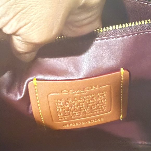 Hadley Large Shoulder Bag - Picture 8 of 17